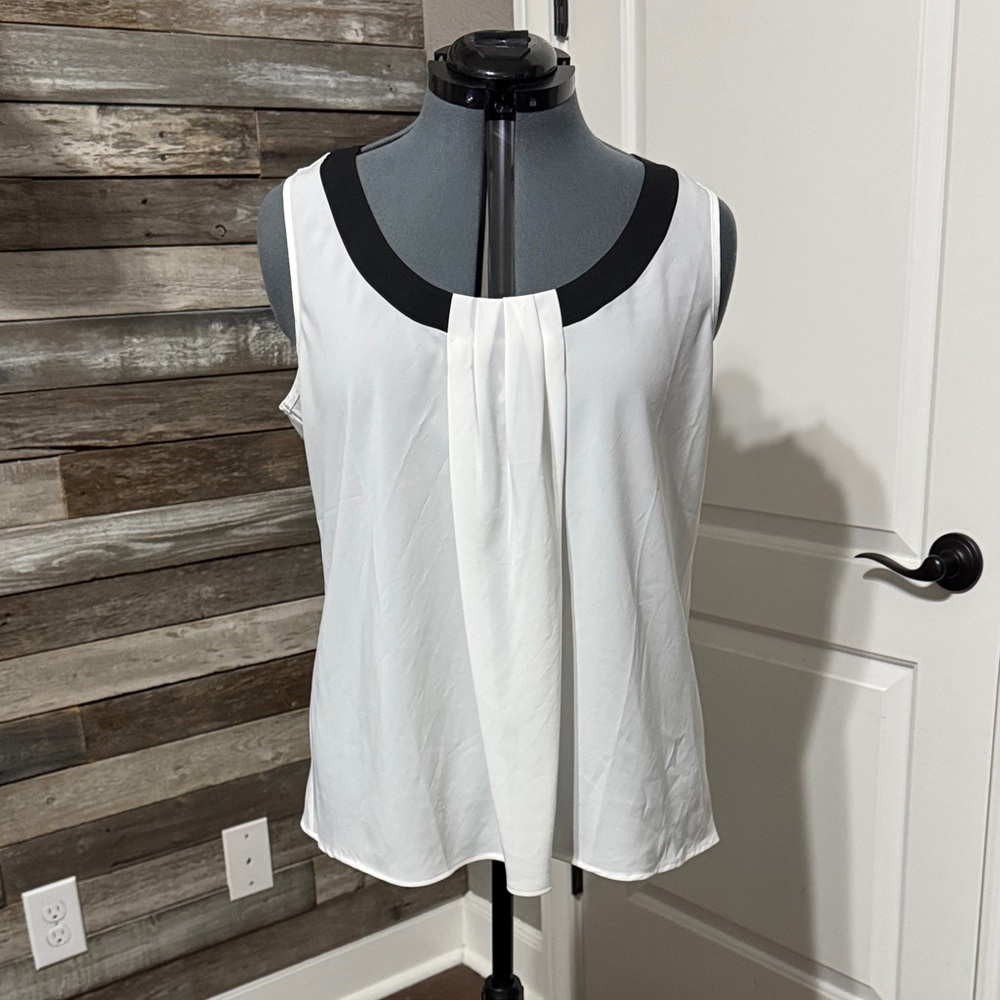 Spense White and Black Sleeveless Blouse